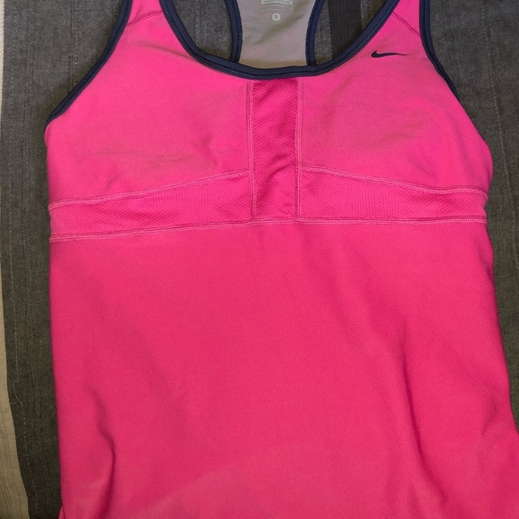 Nike Pink Dri-Fit top/ active wear size small - Picture 1 of 2